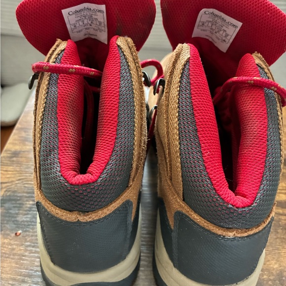 Columbia women’s hiking boots wore once - size 10 - Picture 5 of 5